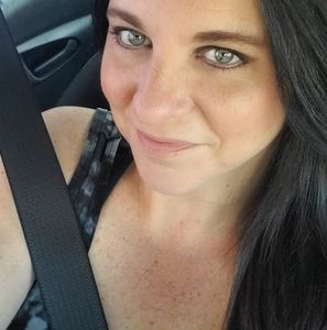 Meet your Posher, Lorrie